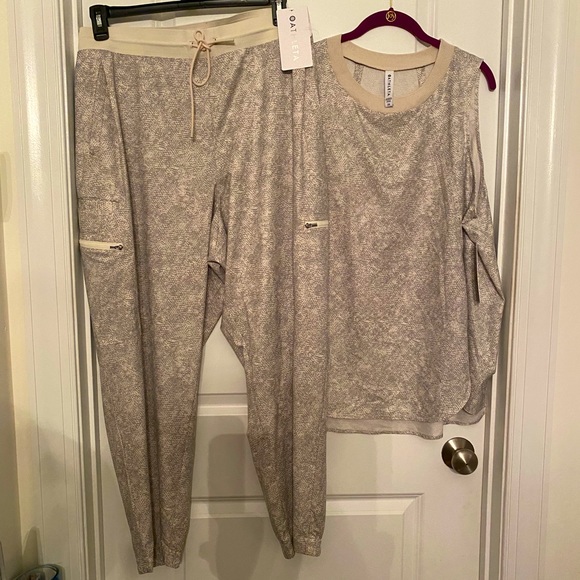 BRAND NEW! Athleisure tank top by Athleta - Picture 6 of 6